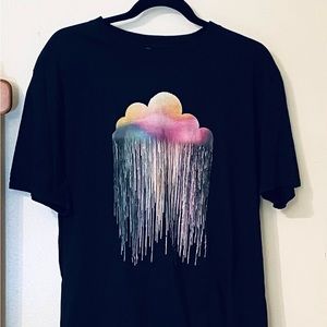 Women’s Black Rainbow Cloud - GraphicT-shirt.